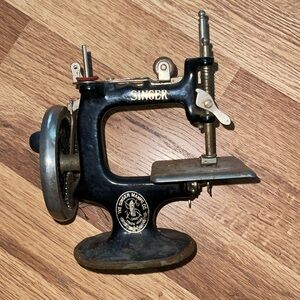 Singer Sewing Machine